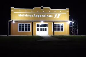 Sal&oacute;n Malvinas Argentinas (El Resorte)