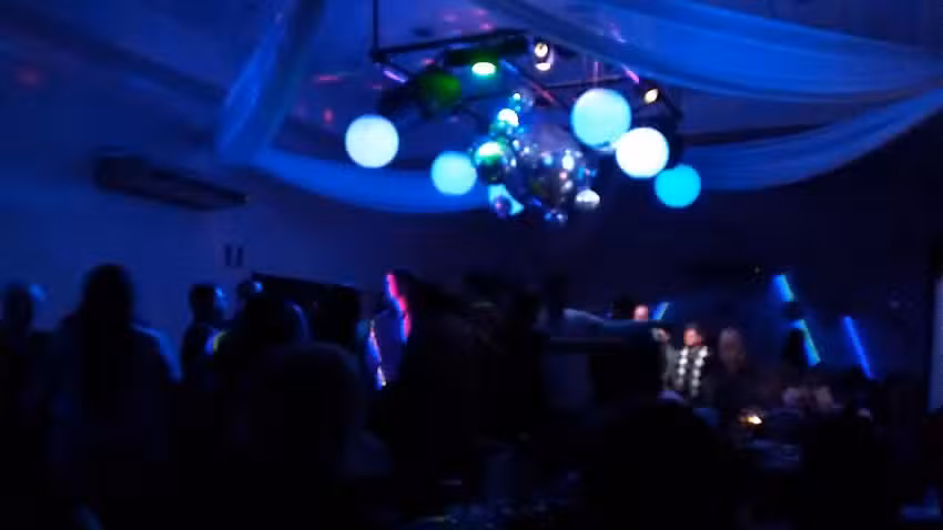 Sal&oacute;n Riviera Joven