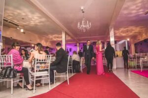 Sal&oacute;n Van Gogh