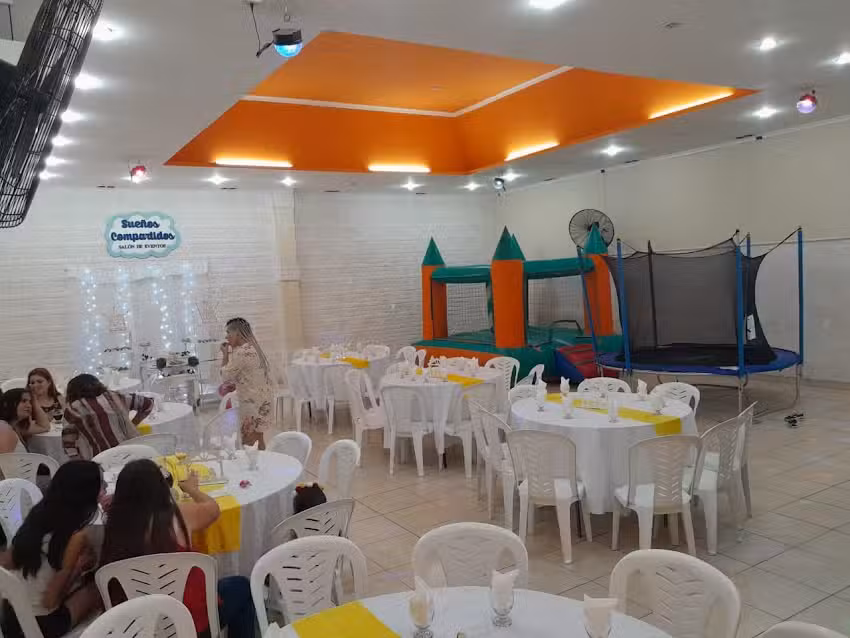Sue&ntilde;os Compartidos sal&oacute;n de eventos