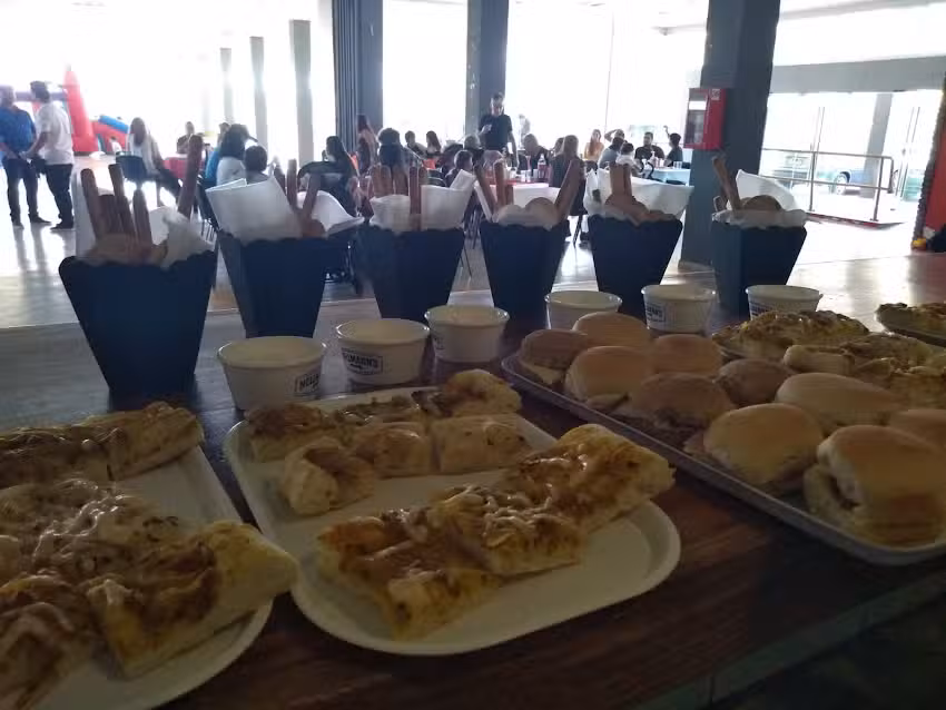 𝚝𝚊𝚔𝚢𝚜 𝚎𝚟𝚎𝚗𝚝𝚘𝚜 𝚙𝚒𝚣𝚣𝚊