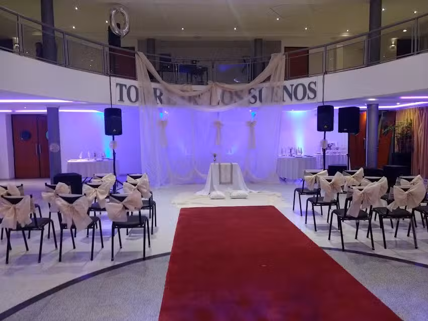 torre de los sue&ntilde;os salon