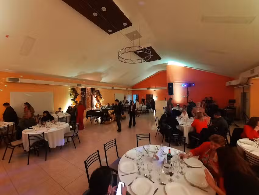 Tr&eacute;bol Dorado &ndash; Sal&oacute;n de Eventos Sociales