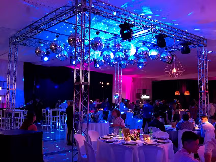 URBAN DANCE Sonido e Iluminaci&oacute;n