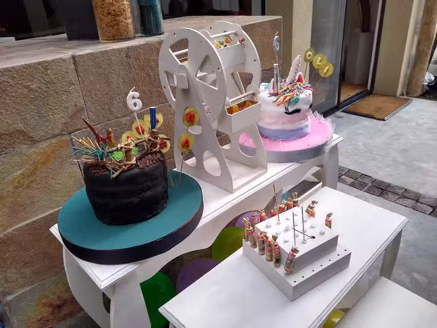 VALERIA&acute;S CATERING